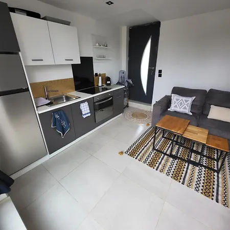 Holiday home Maison Independante Avec Piscine Saint-Medard-en-Jalles