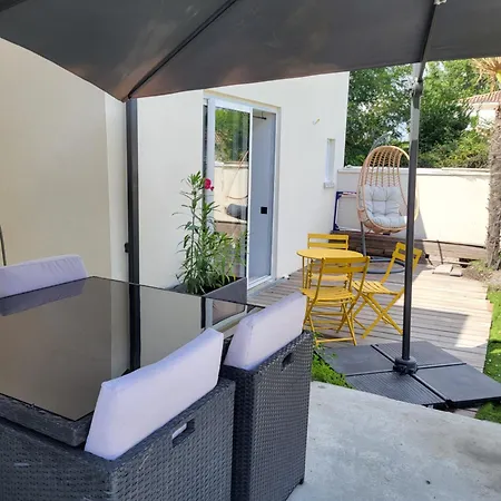 Holiday home Maison Independante Avec Piscine Saint-Medard-en-Jalles